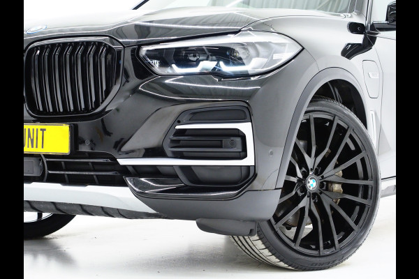 BMW X5 xDrive45e High Executive | Panoramadak | Luchtvering | Trekhaak | Camera | Adaptive Cruise | Carplay
