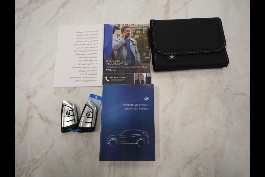 BMW X5 xDrive45e High Executive | Panoramadak | Luchtvering | Trekhaak | Camera | Adaptive Cruise | Carplay