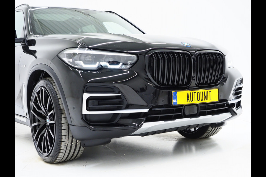 BMW X5 xDrive45e High Executive | Panoramadak | Luchtvering | Trekhaak | Camera | Adaptive Cruise | Carplay