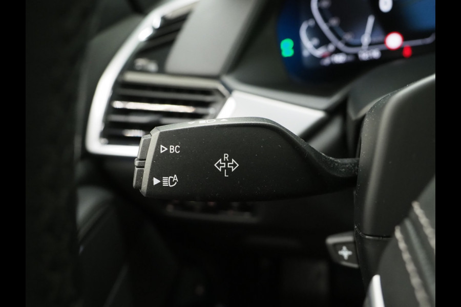 BMW X5 xDrive45e High Executive | Panoramadak | Luchtvering | Trekhaak | Camera | Adaptive Cruise | Carplay