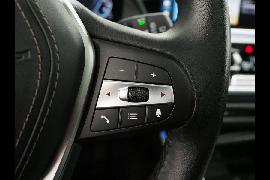 BMW X5 xDrive45e High Executive | Panoramadak | Luchtvering | Trekhaak | Camera | Adaptive Cruise | Carplay