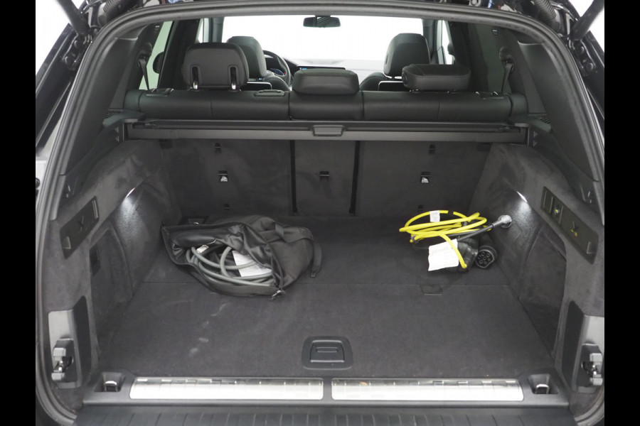 BMW X5 xDrive45e High Executive | Panoramadak | Luchtvering | Trekhaak | Camera | Adaptive Cruise | Carplay