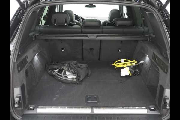 BMW X5 xDrive45e High Executive | Panoramadak | Luchtvering | Trekhaak | Camera | Adaptive Cruise | Carplay