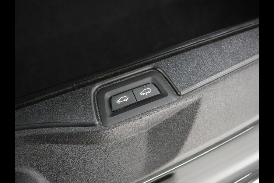 BMW X5 xDrive45e High Executive | Panoramadak | Luchtvering | Trekhaak | Camera | Adaptive Cruise | Carplay