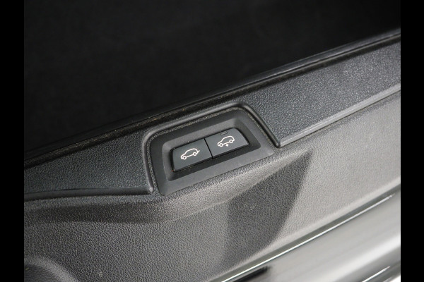 BMW X5 xDrive45e High Executive | Panoramadak | Luchtvering | Trekhaak | Camera | Adaptive Cruise | Carplay