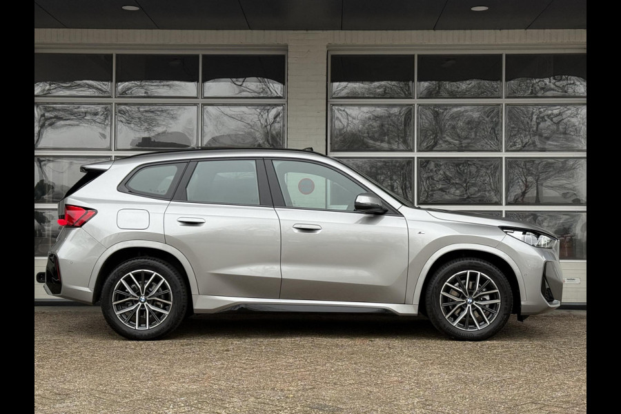 BMW X1 sDrive18i M SPORT | PANORAMA | PREMIUM PACK | ADAPT. CRUISE | KEYLESS ENTRY | STOELVERWARMING |