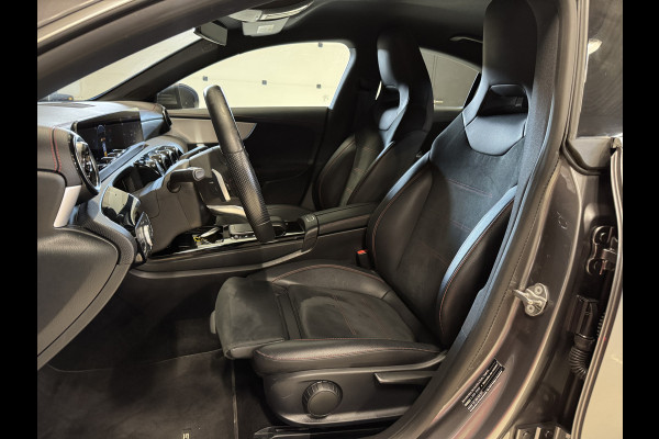 Mercedes-Benz CLA-Klasse 200 Business Solution AMG Automaat | Elektr. trekhaak | Full LED | Camera | Widescreen