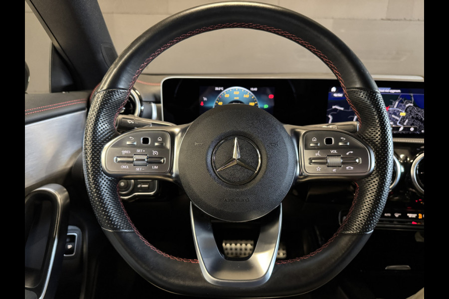 Mercedes-Benz CLA-Klasse 200 Business Solution AMG Automaat | Elektr. trekhaak | Full LED | Camera | Widescreen