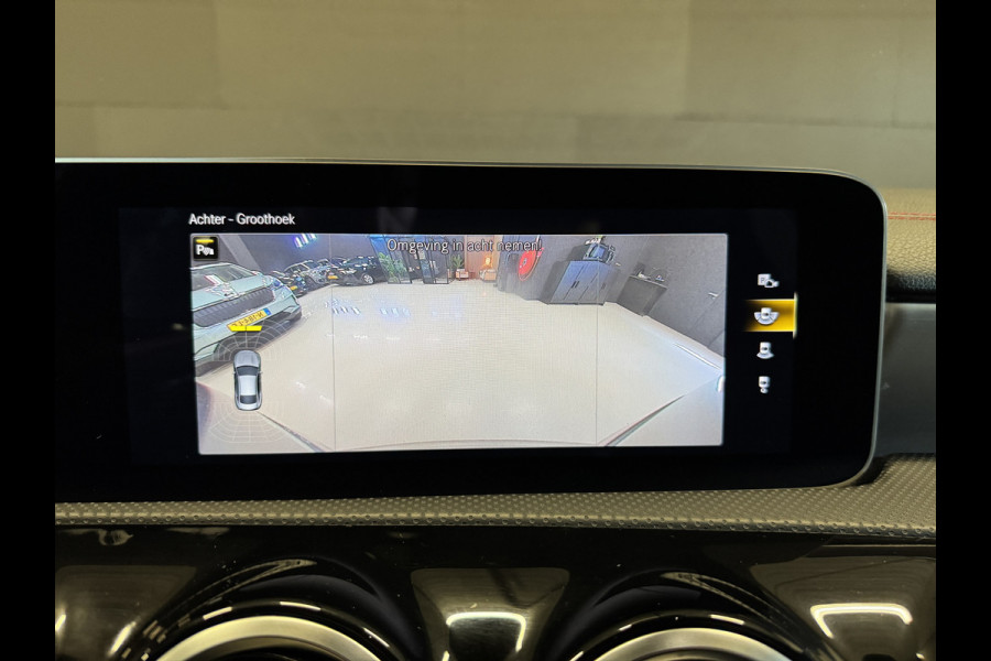 Mercedes-Benz CLA-Klasse 200 Business Solution AMG Automaat | Elektr. trekhaak | Full LED | Camera | Widescreen
