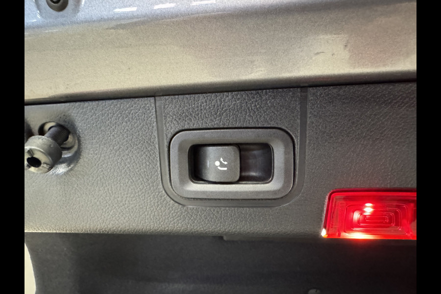 Mercedes-Benz CLA-Klasse 200 Business Solution AMG Automaat | Elektr. trekhaak | Full LED | Camera | Widescreen