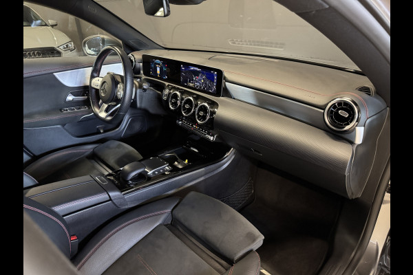Mercedes-Benz CLA-Klasse 200 Business Solution AMG Automaat | Elektr. trekhaak | Full LED | Camera | Widescreen