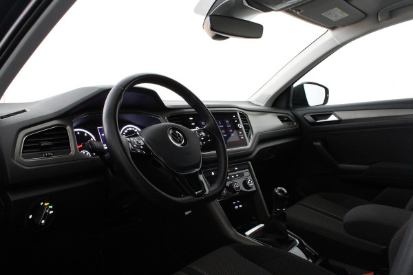 Volkswagen T-Roc 1.0 TSI Style > 110pk/Kleur Indium Grey/Parkeersensoren/navi/All season banden