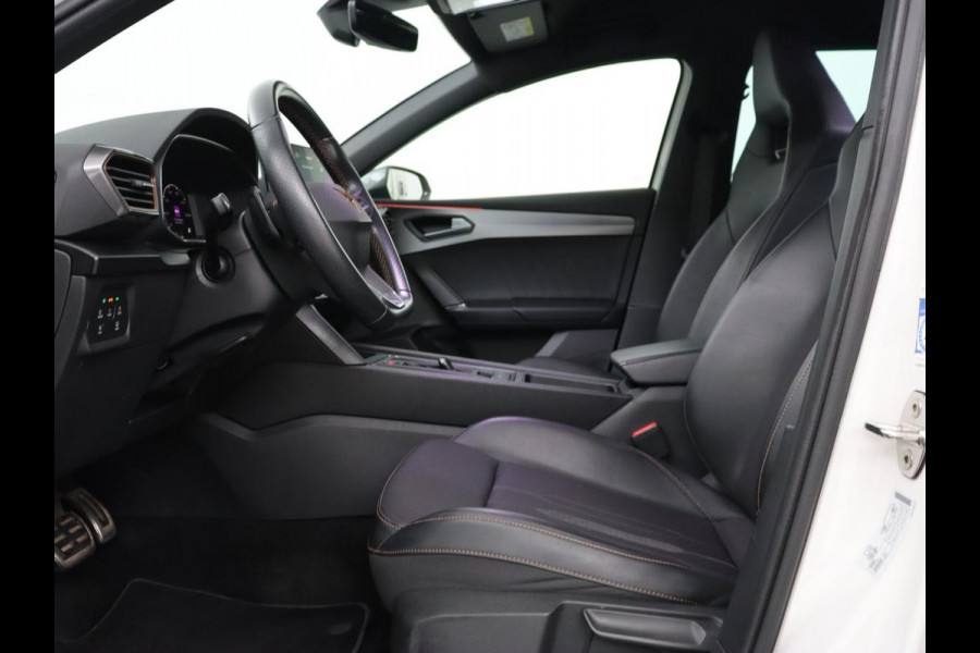 CUPRA Leon 1.4 e-Hybrid | Stoelverwarming | Camera | Carplay | Sfeerverlichting | Navigatie | Full LED | Sportstoelen | Half leder | PHEV | Plug In