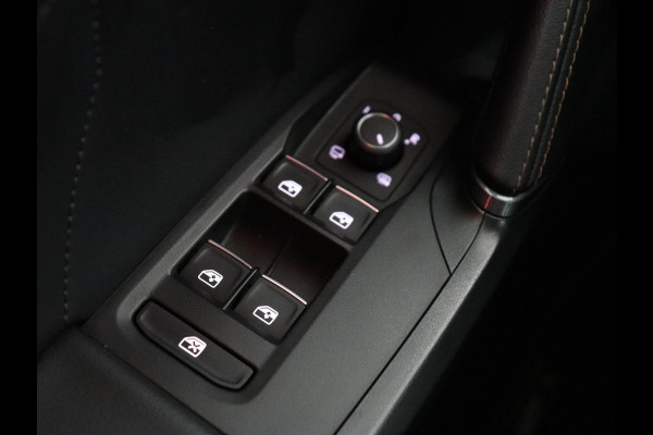 CUPRA Leon 1.4 e-Hybrid | Stoelverwarming | Camera | Carplay | Sfeerverlichting | Navigatie | Full LED | Sportstoelen | Half leder | PHEV | Plug In