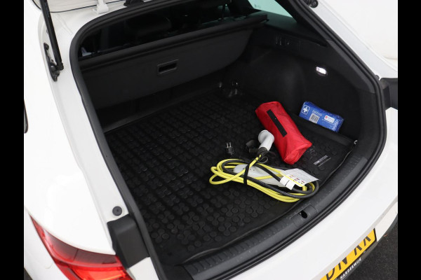 CUPRA Leon 1.4 e-Hybrid | Stoelverwarming | Camera | Carplay | Sfeerverlichting | Navigatie | Full LED | Sportstoelen | Half leder | PHEV | Plug In