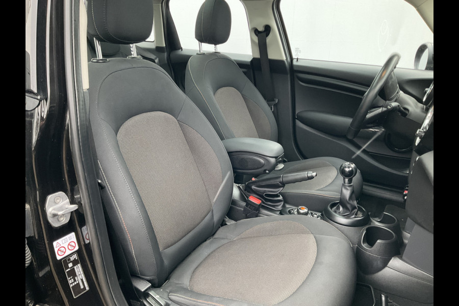 MINI Cooper 1.5 136pk Navi Clima Cruise Pano.dak 5-Deurs Pepper Business