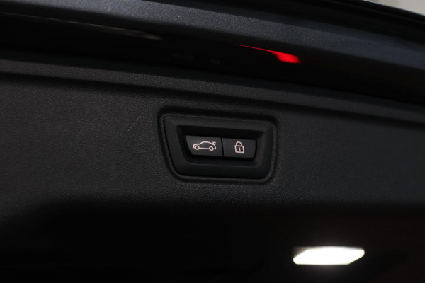 BMW 3 Serie Touring 330e xDrive M-Sport *Pano*H/K*Head-Up*Comforttoegang*