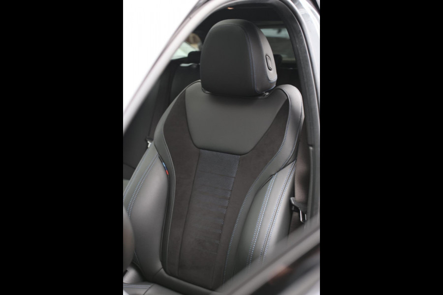 BMW 3 Serie Touring 330e xDrive M-Sport *Pano*H/K*Head-Up*Comforttoegang*