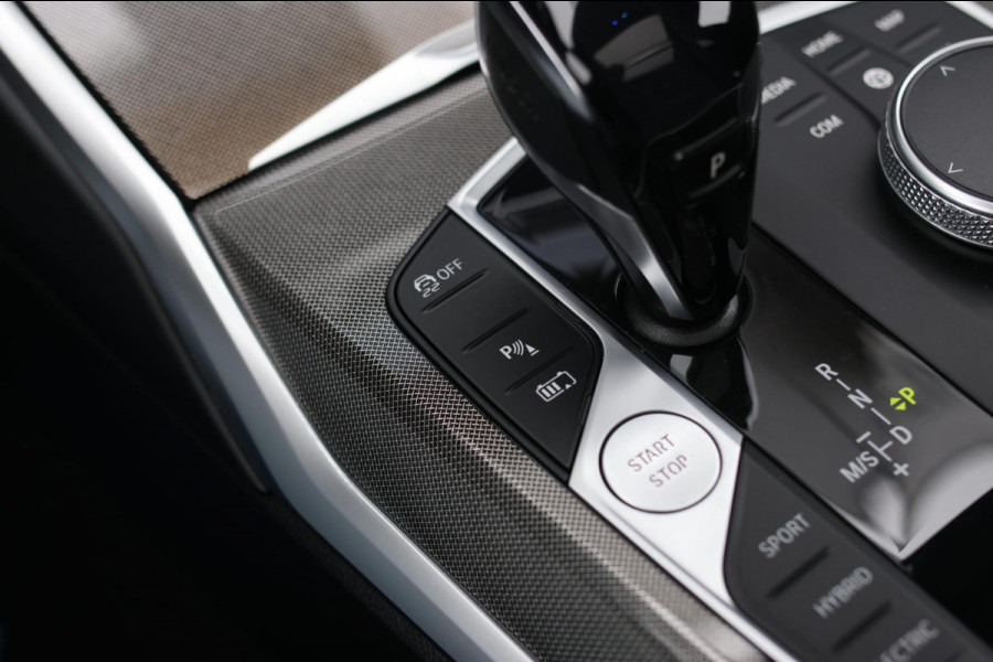 BMW 3 Serie Touring 330e xDrive M-Sport *Pano*H/K*Head-Up*Comforttoegang*