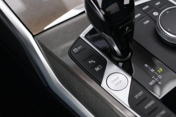 BMW 3 Serie Touring 330e xDrive M-Sport *Pano*H/K*Head-Up*Comforttoegang*