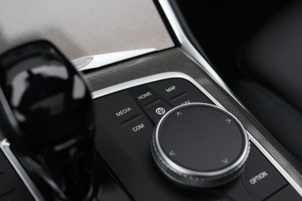 BMW 3 Serie Touring 330e xDrive M-Sport *Pano*H/K*Head-Up*Comforttoegang*