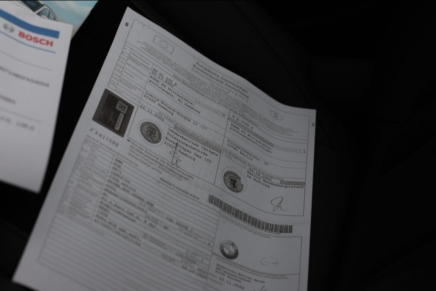 BMW 3 Serie Touring 330e xDrive M-Sport *Pano*H/K*Head-Up*Comforttoegang*