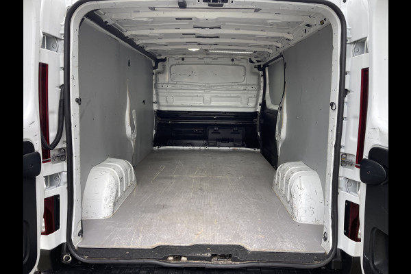Renault Trafic 2.0 dCi 120pk T29 L2H1 Work Edition / vaste prijs rijklaar € 14.950 ex btw / lease vanaf € 252 / imperial / cruise / airco / navigatie / sidebars / euro 6