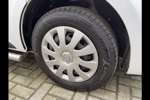 Renault Trafic 2.0 dCi 120pk T29 L2H1 Work Edition / vaste prijs rijklaar € 14.950 ex btw / lease vanaf € 252 / imperial / cruise / airco / navigatie / sidebars / euro 6