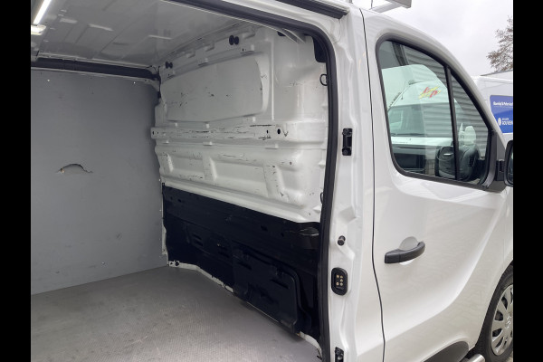 Renault Trafic 2.0 dCi 120pk T29 L2H1 Work Edition / vaste prijs rijklaar € 14.950 ex btw / lease vanaf € 252 / imperial / cruise / airco / navigatie / sidebars / euro 6