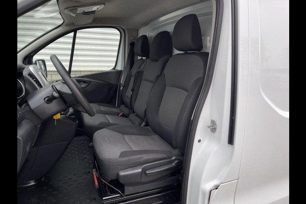 Renault Trafic 2.0 dCi 120pk T29 L2H1 Work Edition / vaste prijs rijklaar € 14.950 ex btw / lease vanaf € 252 / imperial / cruise / airco / navigatie / sidebars / euro 6