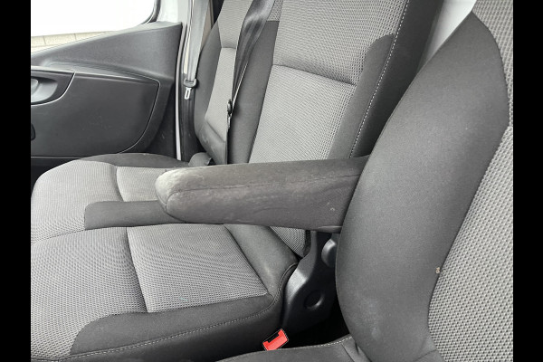 Renault Trafic 2.0 dCi 120pk T29 L2H1 Work Edition / vaste prijs rijklaar € 14.950 ex btw / lease vanaf € 252 / imperial / cruise / airco / navigatie / sidebars / euro 6