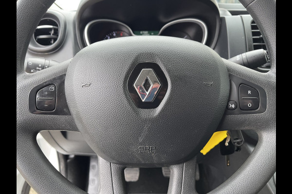 Renault Trafic 2.0 dCi 120pk T29 L2H1 Work Edition / vaste prijs rijklaar € 14.950 ex btw / lease vanaf € 252 / imperial / cruise / airco / navigatie / sidebars / euro 6