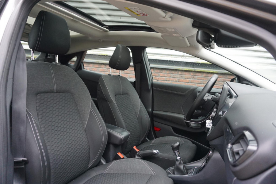 Ford Puma 1.0 125PKEcoB. Hybrid Titanium/Winterpack/Panodak/ B&O geluidsinstallatie/Trekhaak/All-Seasonbanden.