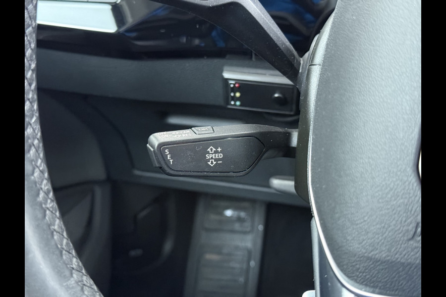 Audi e-tron 55 Quattro 95kWh 408PK Trekhaak Elektr.Leer+Verwarmd Pano-Dak Trekhaak Luchtvering Adap.Cruise Navi Ecc Stoelverwarming Business LED Lmv Elek.Achterklep Privacy Glas Keyless Zwarte Hemel Origineel Nederlandse Auto SOH 89% Trekhaak 1800kg !