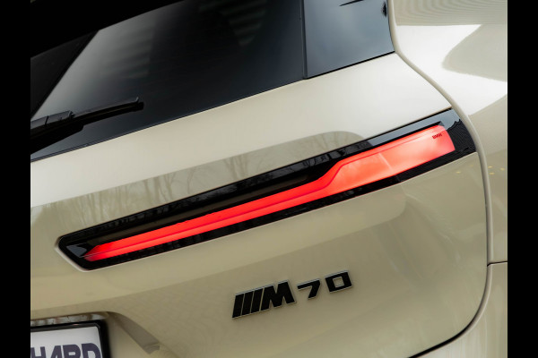 BMW iX xDrive M70 - Full Option - Pano - B&W - Trekhaak - 112kWh