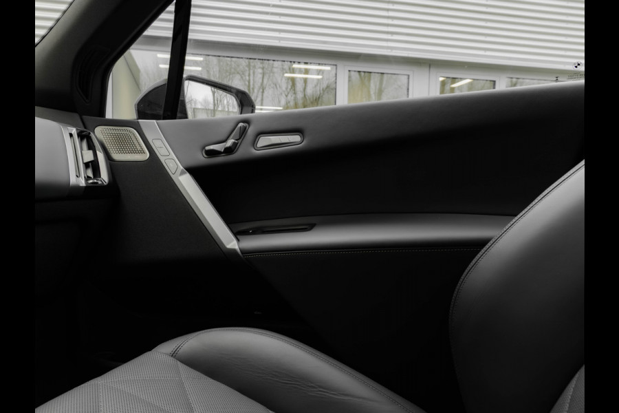 BMW iX xDrive M70 - Full Option - Pano - B&W - Trekhaak - 112kWh