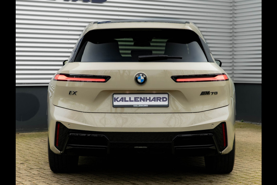 BMW iX xDrive M70 - Full Option - Pano - B&W - Trekhaak - 112kWh