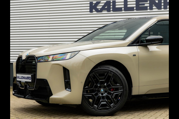 BMW iX xDrive M70 - Full Option - Pano - B&W - Trekhaak - 112kWh