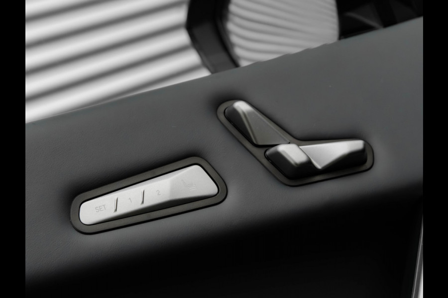 BMW iX xDrive M70 - Full Option - Pano - B&W - Trekhaak - 112kWh
