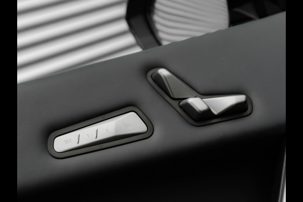 BMW iX xDrive M70 - Full Option - Pano - B&W - Trekhaak - 112kWh
