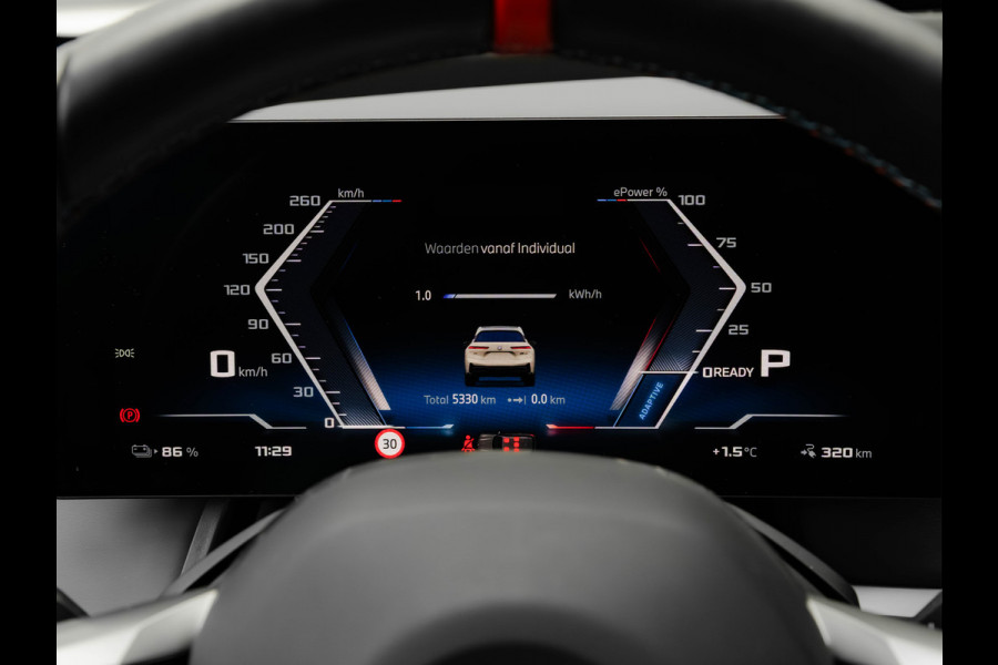 BMW iX xDrive M70 - Full Option - Pano - B&W - Trekhaak - 112kWh