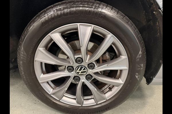 Volkswagen Multivan 1.4 eHybrid Energetic 6P PANO/NAVI/H-UP/V-COCKPIT/CAM/DAB/CARPLAY///