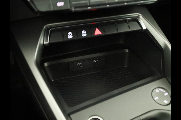 Audi A3 Sportback 30 TFSI Advanced edition 110 pk | Navigatie | Parkeersensoren achter | Cruise control | LED koplampen | Apple Carplay/Android Auto |