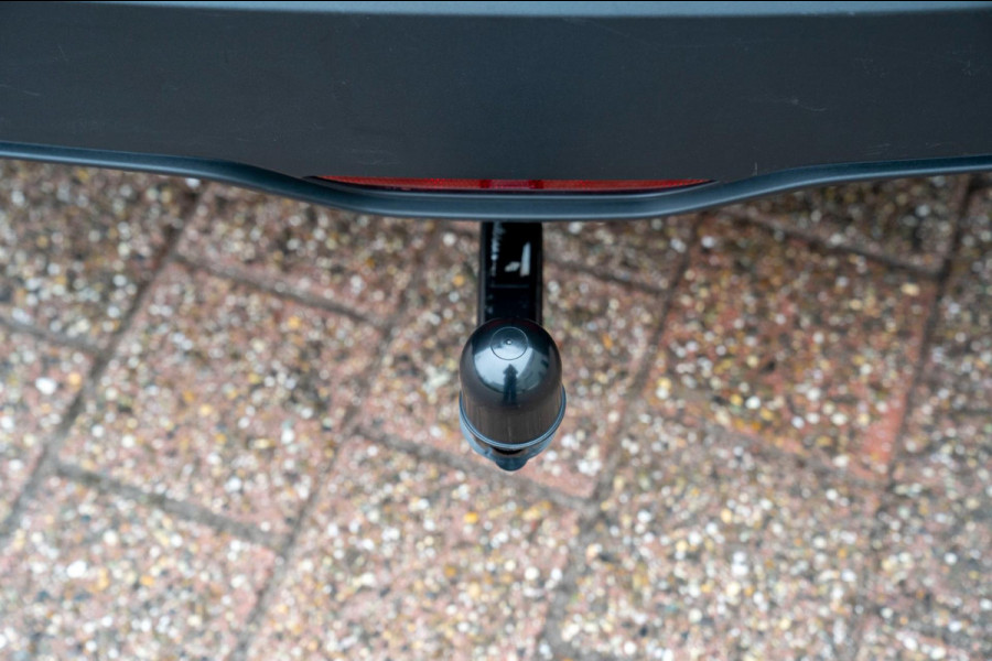 Toyota C-HR 1.8 Hybrid Style|Prijs rijklaar incl 12 mnd garantie|Trekhaak Stoelverwarming Blindspot Navi