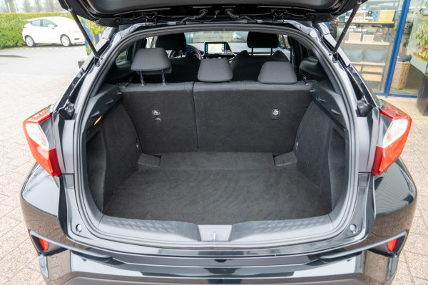 Toyota C-HR 1.8 Hybrid Style|Prijs rijklaar incl 12 mnd garantie|Trekhaak Stoelverwarming Blindspot Navi