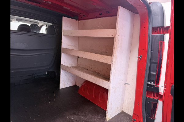 Opel Vivaro D126pk L2H1 D. C Dubbele Cabine Euro 6 Navi Airco Trekhaak Camera Cruise Control Bluetooth Pdc 5-Persoons Betonplex Vloer Wandbetimmering Schuifdeur Regen-Lichtsensor 1.6CDTI 1e Eigenaar Origineel Nederlandse Auto Dealeronderhouden 2.000kg trekvermogen