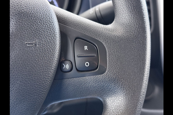 Opel Vivaro D126pk L2H1 D. C Dubbele Cabine Euro 6 Navi Airco Trekhaak Camera Cruise Control Bluetooth Pdc 5-Persoons Betonplex Vloer Wandbetimmering Schuifdeur Regen-Lichtsensor 1.6CDTI 1e Eigenaar Origineel Nederlandse Auto Dealeronderhouden 2.000kg trekvermogen