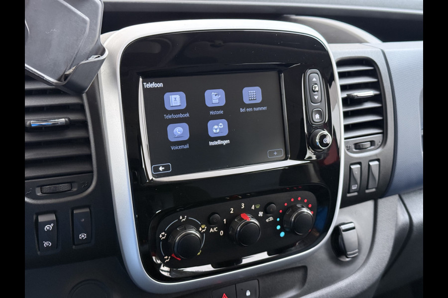 Opel Vivaro D126pk L2H1 D. C Dubbele Cabine Euro 6 Navi Airco Trekhaak Camera Cruise Control Bluetooth Pdc 5-Persoons Betonplex Vloer Wandbetimmering Schuifdeur Regen-Lichtsensor 1.6CDTI 1e Eigenaar Origineel Nederlandse Auto Dealeronderhouden 2.000kg trekvermogen