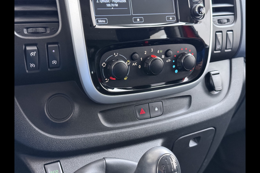 Opel Vivaro D126pk L2H1 D. C Dubbele Cabine Euro 6 Navi Airco Trekhaak Camera Cruise Control Bluetooth Pdc 5-Persoons Betonplex Vloer Wandbetimmering Schuifdeur Regen-Lichtsensor 1.6CDTI 1e Eigenaar Origineel Nederlandse Auto Dealeronderhouden 2.000kg trekvermogen