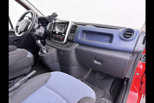 Opel Vivaro D126pk L2H1 D. C Dubbele Cabine Euro 6 Navi Airco Trekhaak Camera Cruise Control Bluetooth Pdc 5-Persoons Betonplex Vloer Wandbetimmering Schuifdeur Regen-Lichtsensor 1.6CDTI 1e Eigenaar Origineel Nederlandse Auto Dealeronderhouden 2.000kg trekvermogen